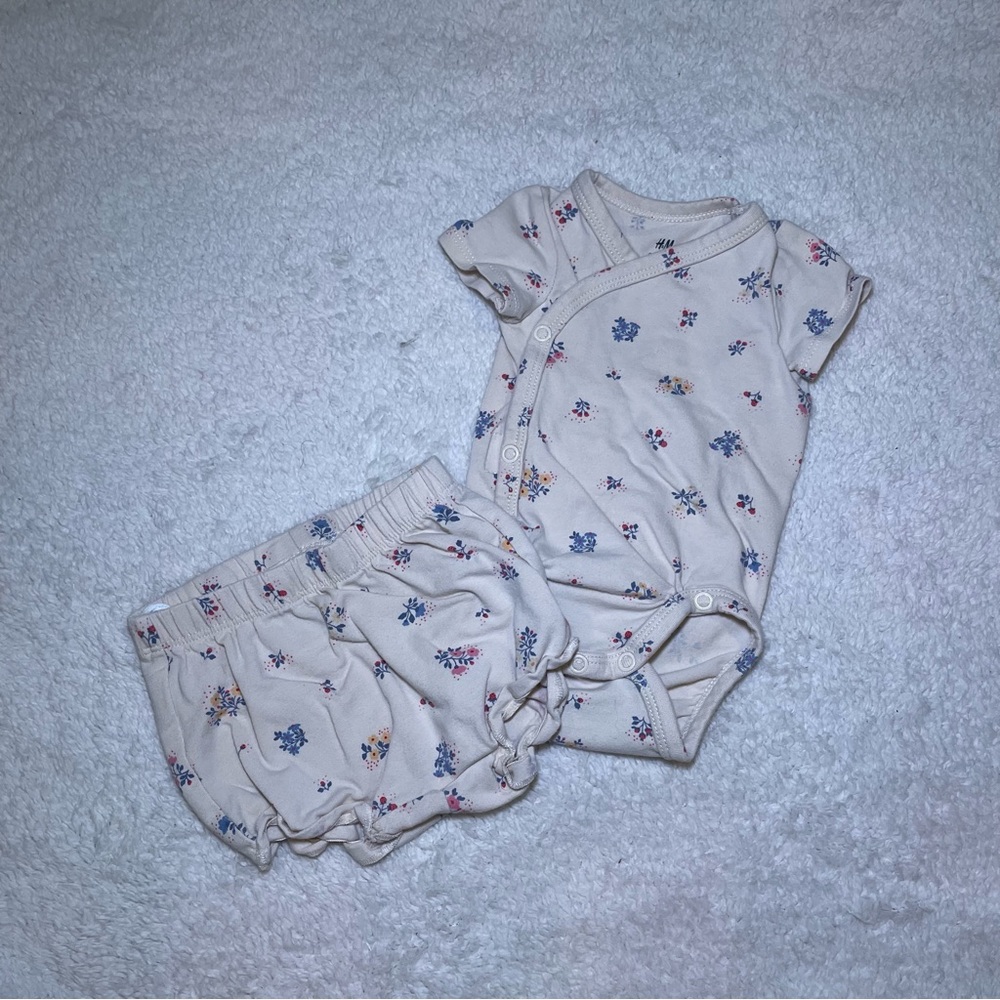 H&M Cream Floral Kids Matching Set